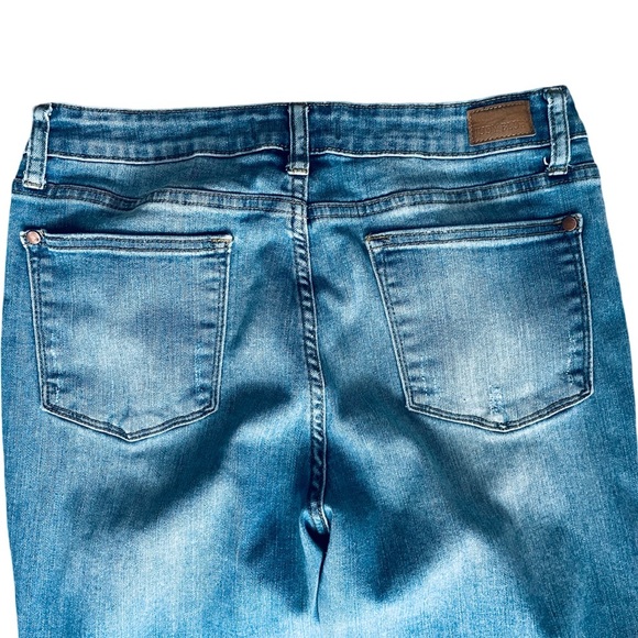 Judy Blue Relaxed Fit Distressed Blue Jeans. Size 32 - Picture 4 of 8